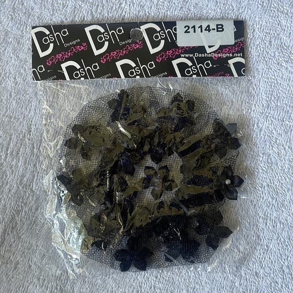 Dasha Designs - Net Bun Cover scattered w/ribbon flowers centered with a pearl - Picture 6 of 6